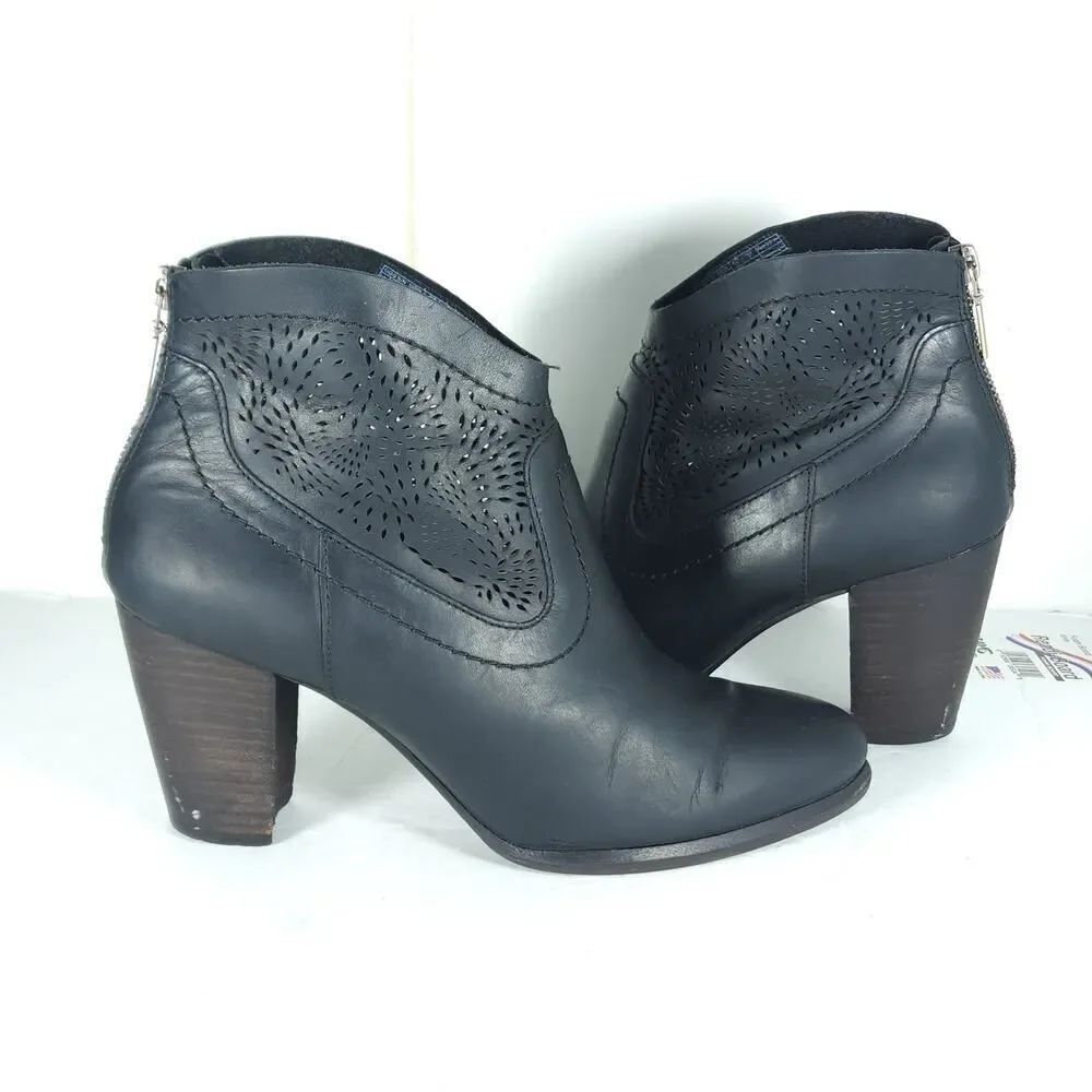 UGG Women's Charlotte US8,5 Black Leather Perforated Heeled Ankle Booties Boots - Picture 8 of 16